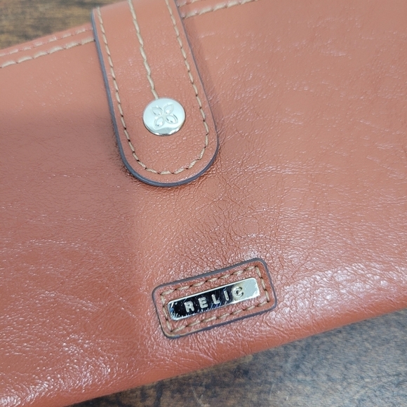 Relic Tan/Brown Leather Wallet - Picture 2 of 6